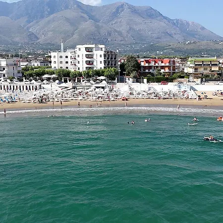 Hotell Bajamar Formia